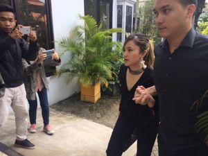 Ini Alasan Marshanda Tak Ajak Ayahnya Tinggal Bersama