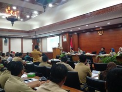 Ahok Puji Tuti: Kalau Seribu Orang Gebuki Perusak Taman, Seribu Ponsel Berarti