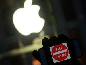 Apple Kembali Berseteru dengan Dephan AS Apple Kembali Berseteru dengan Dephan AS