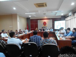 KPPU Minta Pemerintah Hilangkan Tarif Batas Bawah Taksi