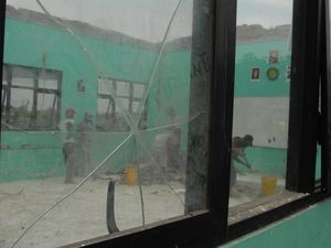 Atap Dua Ruang SMP 11 Pasuruan Ambruk, Siswa yang UTS Dipindahkan