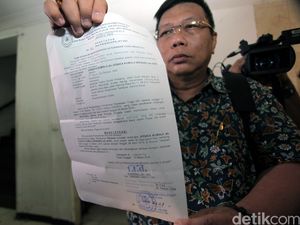 Polisi Perpanjang Masa Penahanan Jessica Polisi Perpanjang Masa Penahanan Jessica