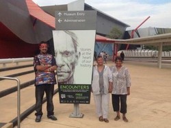 British Museum Diminta Kembalikan Perisai Aborigin yang Diambil Kapten Cook