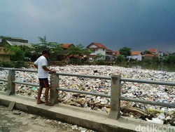 Horor Sampah di Cikapundung Belum Juga Berakhir, Begini Penampakannya Hari ini