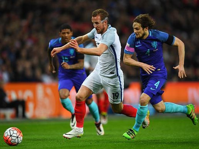 Inggris Dikalahkan Belanda di Kandang Sendiri