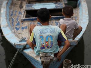 Keceriaan Anak-anak Luar Batang