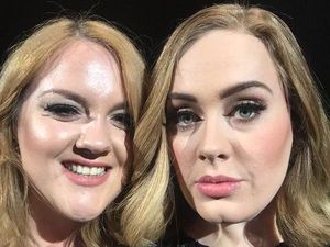 Saat Adele Bertemu Kembarannya