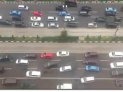 Komentar Meacci Bule yang Videokan Macet Jakarta: Jungle, There is No Rules