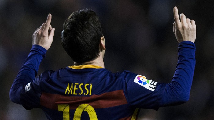 Messi di Ambang Gol ke-500