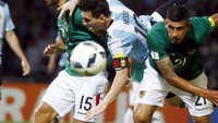 Mendominasi laga, Argentina pun mendapat banyak peluang untuk mencetak gol. Dalam catatan ESPN FC, Argentina melepaskan 23 tembakan dengan delapan di antaranya mengarah ke gawang. Sementara Bolivia cuma bisa melepaskan tiga tembakan sepanjang laga dan dua yang on target. REUTERS/Enrique Marcarian.