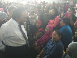 Temui Puluhan TKI Bermasalah, Surya Paloh Akan Lapor ke Jokowi