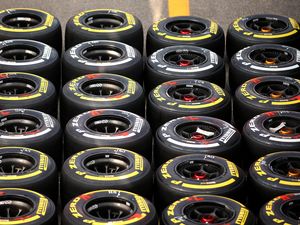 F1 Australia Batal karena Corona, 1.800 Ban Pirelli Dibakar F1 Australia Batal karena Corona, 1.800 Ban Pirelli Dibakar
