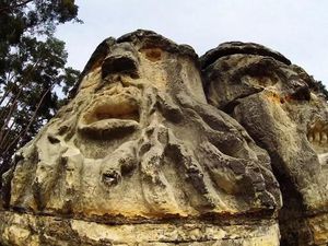 Penampakan Batu Kepala Setan di Republik Ceko