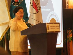 Bicara Haluan Negara, Megawati Pamer Buku Masak Era Bung Karno