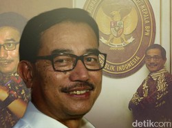 Sosok Almarhum Ferry Mursyidan yang Dikenal Merakyat di Lingkungan Rumah