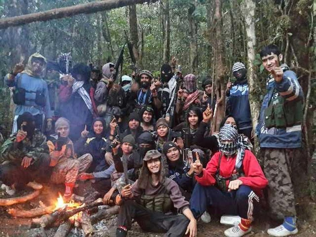 Kelompok Santoso Cari Logistik dengan Merampas Hasil Kebun Warga Poso Kelompok Santoso Cari Logistik dengan Merampas Hasil Kebun Warga Poso