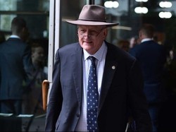 Kemalaman di Hutan, Eks Wakil PM Australia Bertahan dengan Sebiji Apel