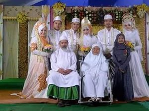 Ini Penjelasan Pengantin Pria soal Foto dengan Tiga Orang Mempelai Wanita