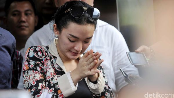 Zaskia Gotik Minta Maaf Kepada Jokowi