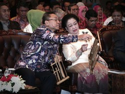 Mesra dengan Ketum PAN, Megawati: Zulkifli Hasan Selalu Mendukung Saya