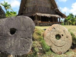 Suku Yap di Kepulauan Pasifik Masih Gunakan Koin Batu untuk Bertransaksi