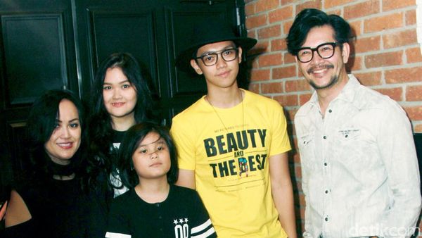 Kompaknya Keluarga Ferry Salim