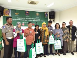 Upgrade Kesejahteraan Warga, Mensos Bagi-bagi SIM C dan KTP Gratis Upgrade Kesejahteraan Warga, Mensos Bagi-bagi SIM C dan KTP Gratis