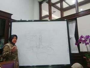 Ini Cerita Risma yang Tak Bisa Tidur Saat UN Berlangsung Ini Cerita Risma yang Tak Bisa Tidur Saat UN Berlangsung