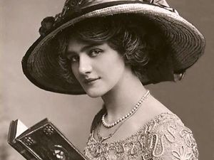 Foto: Melihat Kecantikan Wanita Tahun 1900-an di Kartu Pos