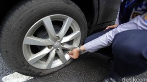 Razia Mobil Parkir Sembarangan