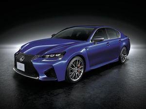 Lexus Suntik Mati Salah Satu Sedannya