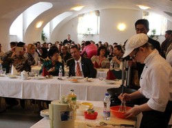 Resep Kuliner Indonesia Dipraktikkan di Sekolah Tata Boga Hungaria