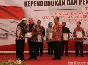 Pemkab Purwakarta Raih Penghargaan Soal Kependudukan dari Kemendagri