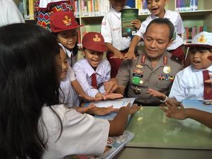 Kisah Buku dan Perpustakaan untuk Anak-anak dari Pak Polisi