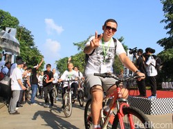 Ratusan Pendekar Dunia Bersepeda Keliling Purwakarta