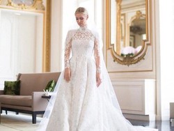 Wanita Ini Buat Gaun Pesta dengan Jahit 300 Kantung Plastik