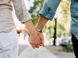 Cuma Sampai Jam 12 Malam Ini, Belanja Bisa Dapat Pacar