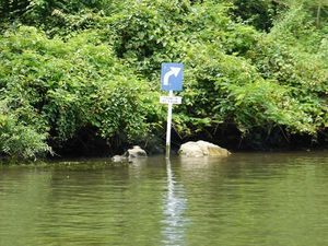 Unik, Sungai di Maros Punya Rambu Lalu Lintas