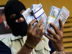 KPK Tahan 3 Tersangka Kasus Suap Penghentian Kasus PT BA di Kejati DKI