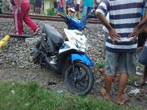 Sirine Mati, Biker Tewas Tertabrak KA Dhoho Jurusan Blitar-Surabaya