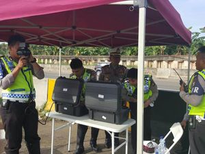 Terdeteksi Via Speed Gun, 30 Mobil yang Ngebut di Tol Bandara Ditilang Terdeteksi Via Speed Gun, 30 Mobil yang Ngebut di Tol Bandara Ditilang