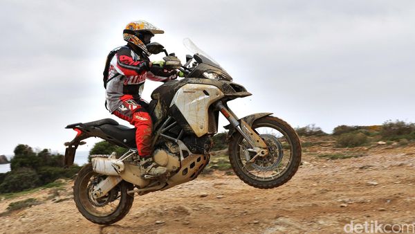 Motor Petualang Sejati