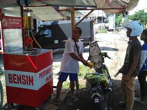 Inilah Pertamini, SPBU ala Warga Desa di Jember Inilah Pertamini, SPBU ala Warga Desa di Jember