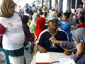 Ratusan Warga Antusias Ikuti Pengobatan Gratis di Bulak Fest 2016