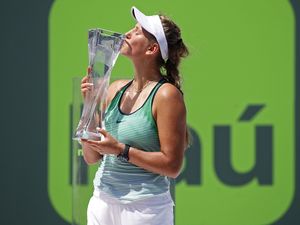 Azarenka Juara Usai Atasi Kuznetsova