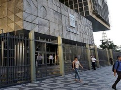 Perusahaan Minyak Brasil Ini Berencana PHK 12.000 Pekerja