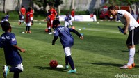  PSG memang gencar menggelar coaching clinic di sejumlah negara yang dianggap sebagai basis pendukung mereka.