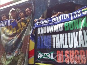 Antisipasi Kepulangan Suporter Bola, Polisi Berjaga di Tol Jakarta-Cikampek Antisipasi Kepulangan Suporter Bola, Polisi Berjaga di Tol Jakarta-Cikampek