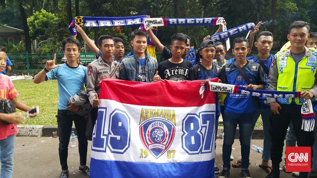 Teco memuji keakraban suporter Persija dengan suporter Arema.