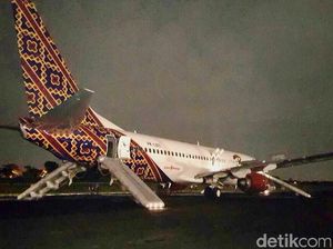 Pesawat Batik Air Dievakuasi, Landasan Bandara Halim Masih Ditutup Pesawat Batik Air Dievakuasi, Landasan Bandara Halim Masih Ditutup